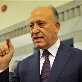 ريفي يغرّد منفرداً.. ويربك 