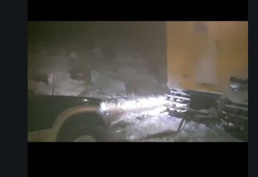 بالفيديو: انقاذ 5 أشخاص على طريق ضهر البيدر بالفيديو: انقاذ 5 أشخاص على طريق ضهر البيدر