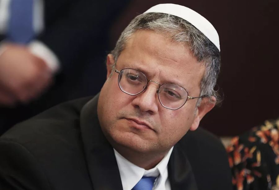 وزير اسرائيلي يطالب باعطاء قاتل طفل فلسطيني "مكافأة"