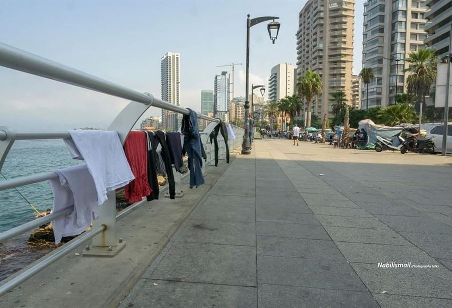 أكثر من 400 نازح نقلوا من الكورنيش البحري لبيروت إلى مركز إيواء أكثر من 400 نازح نقلوا من الكورنيش البحري لبيروت إلى مركز إيواء