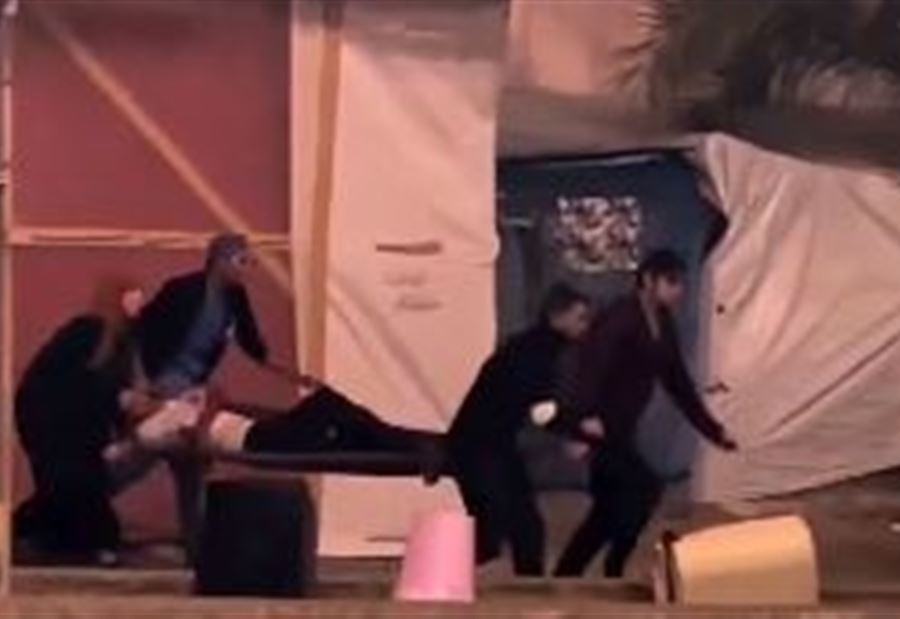 بالفيديو: طبيبة فلسطينية تنقذ مصابًا تحت أزيز الرصاص بالفيديو: طبيبة فلسطينية تنقذ مصابًا تحت أزيز الرصاص