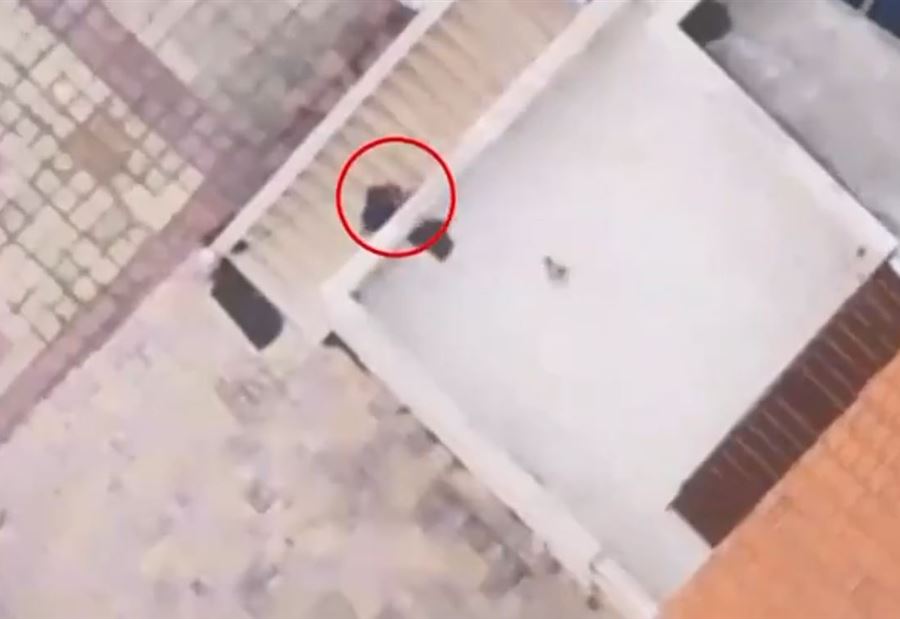 اسرائيل "تزعم" استهداف مبنى عسكري بداخله عنصران من حزب الله (فيديو)