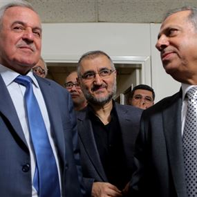 الحريري وحزب الله يعتكفان الحريري وحزب الله يعتكفان