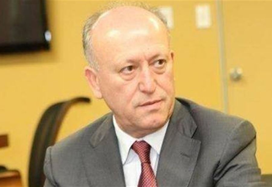 ريفي: لن نقبل أن ينتقم "حزب الله" من رموزنا السياديين ريفي: لن نقبل أن ينتقم "حزب الله" من رموزنا السياديين