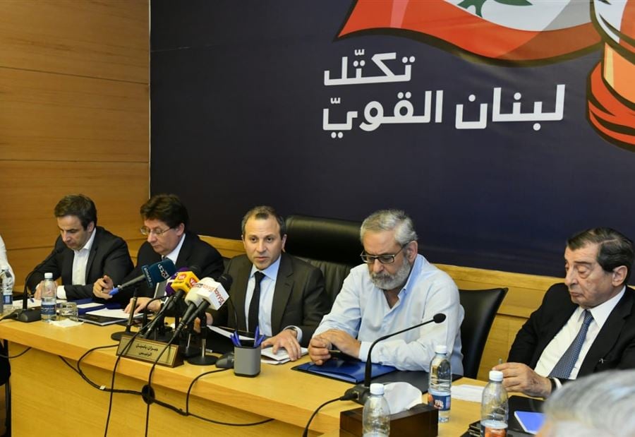 "عنتريات" على طاولة باسيل