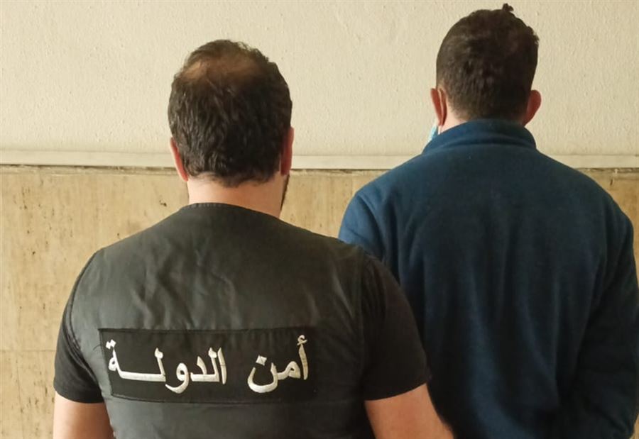 رفض الخروج  فأغرته أمن الدولة بسيجارة حشيشة... وأوقفته!