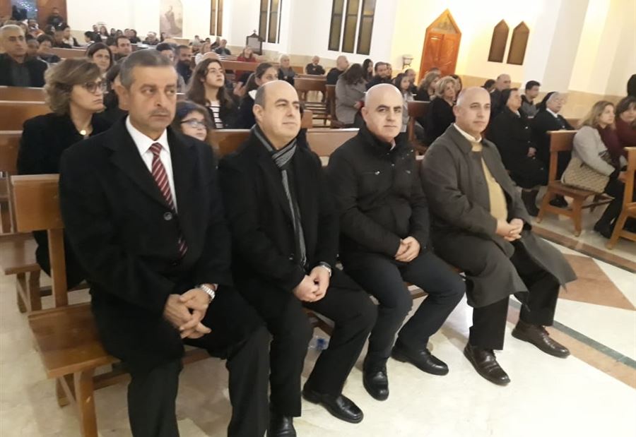 قبيسي شارك بقداس الميلاد في الكفور: ليكن العيد إشراقة أمل قبيسي شارك بقداس الميلاد في الكفور: ليكن العيد إشراقة أمل