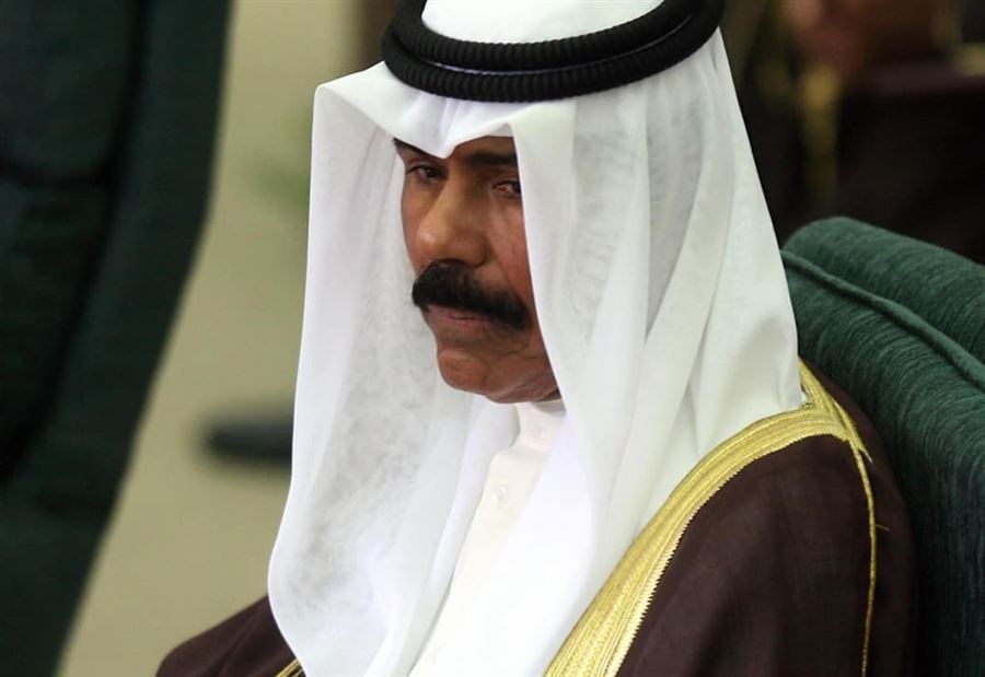 "وعكة صحية" تدخل أمير الكويت إلى المستشفى