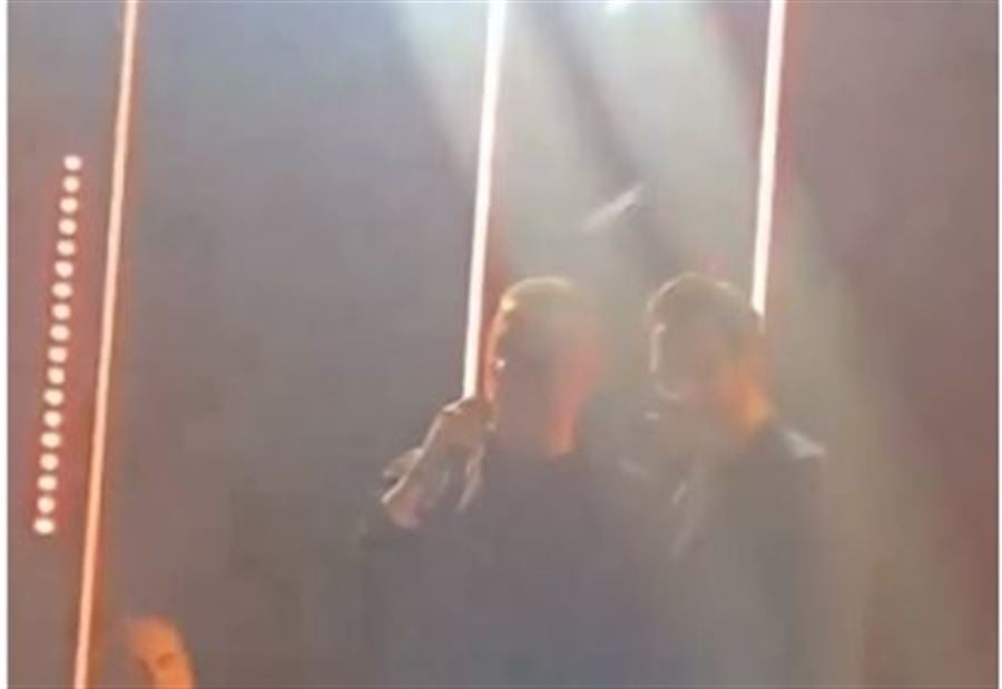 من داخل نادٍ ليلي... وزير السياحة: هيدي هي "المقاومة" الحقيقية! (فيديو) من داخل نادٍ ليلي... وزير السياحة: هيدي هي "المقاومة" الحقيقية! (فيديو)