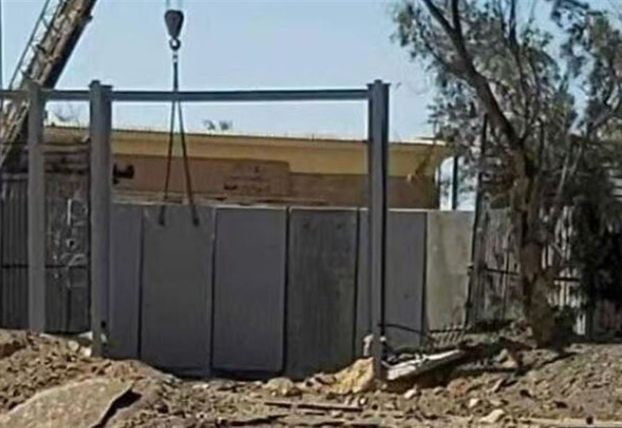 بالصور: مصر تُغلق معبر رفح بالإسمنت!
