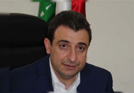 اقفال ملحمة في تعلبايا لعدم إستيفائها الشروط الصحية