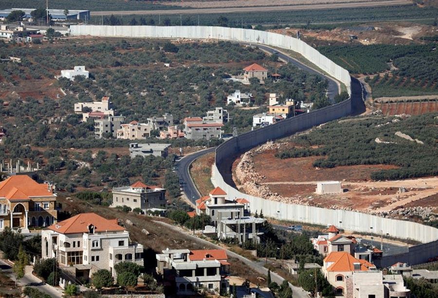إسرائيل تبدأ "عاصفة البرق" مع لبنان