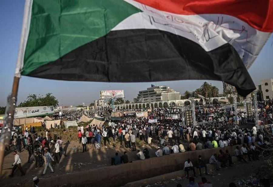 إرجاء تشكيل "مجلس سيادي مدني"  في السودان إرجاء تشكيل "مجلس سيادي مدني"  في السودان