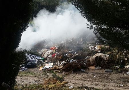 مجدليون: تسطير ضبط بحقنا لحرق نفايات لسنا مسؤولين عنها