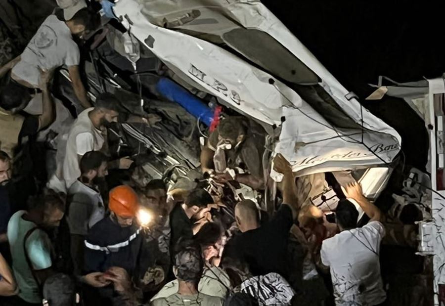 مُعجزة على طريق النبطية في 3 ساعات... خرج حياً بعد حادث مروع!