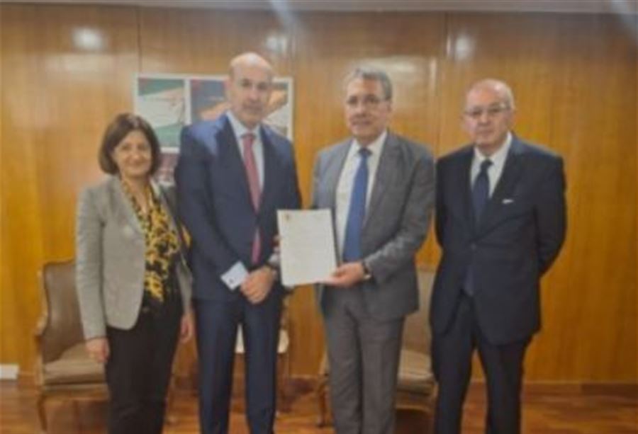 الخوري تسلّمَ تقريراً حول أزمة فقدان الطوابع الأميرية الخوري تسلّمَ تقريراً حول أزمة فقدان الطوابع الأميرية