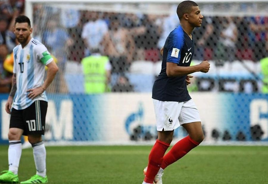 مبابي في سن العشرين يقهر ميسي ورونالدو مبابي في سن العشرين يقهر ميسي ورونالدو