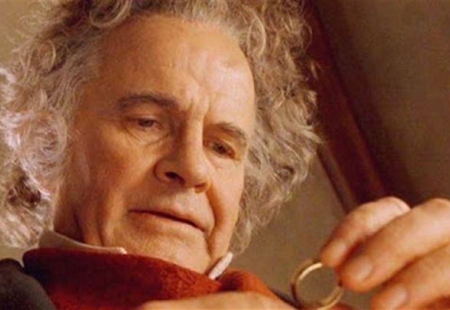 وفاة بطل السلسلة "The Lord of the Rings" 