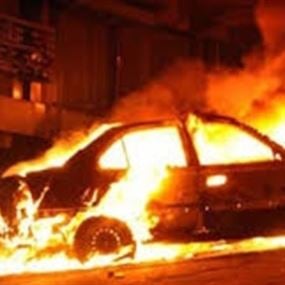 إحراق سيارتين في عين قانا إحراق سيارتين في عين قانا