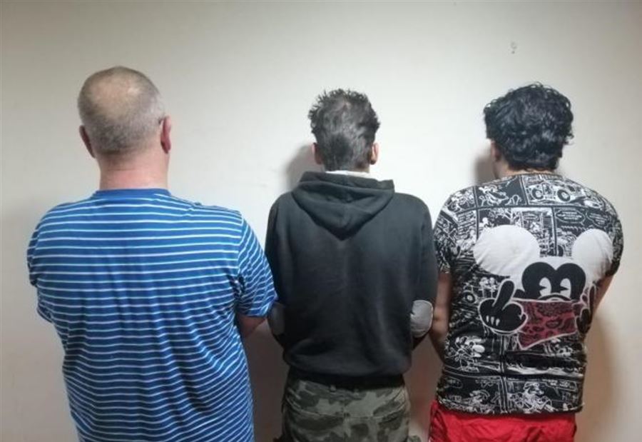 بالصور: كمين محكم في الفرزل... وتوقيف عصابة سرقة سيارات 