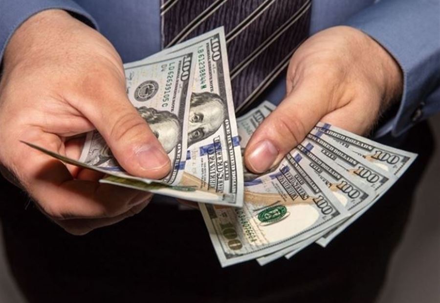 دولار السوق السوداء... كيف إفتتح؟