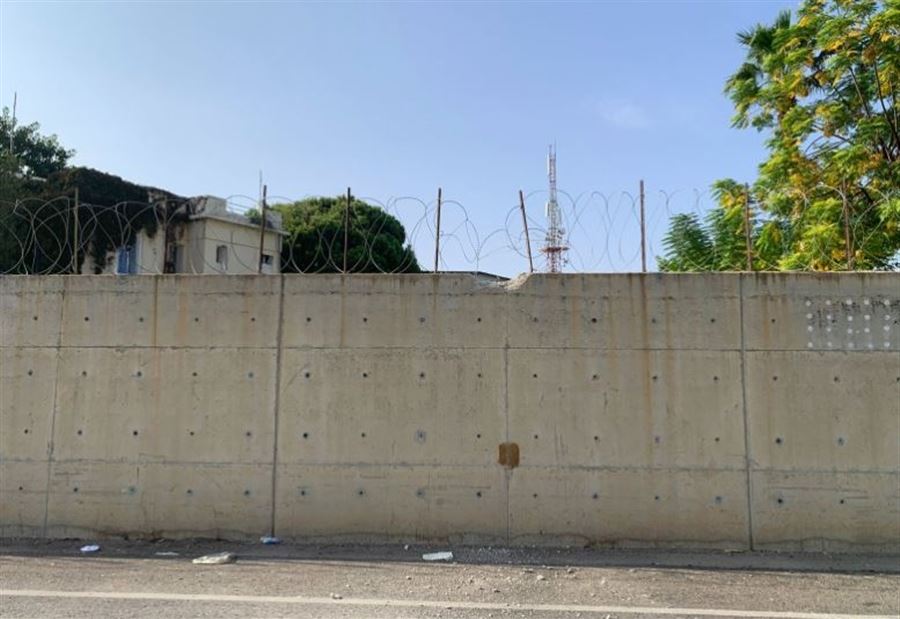 قذيفة اسرائيلية تصيب مركز لليونيفيل في الناقورة قذيفة اسرائيلية تصيب مركز لليونيفيل في الناقورة