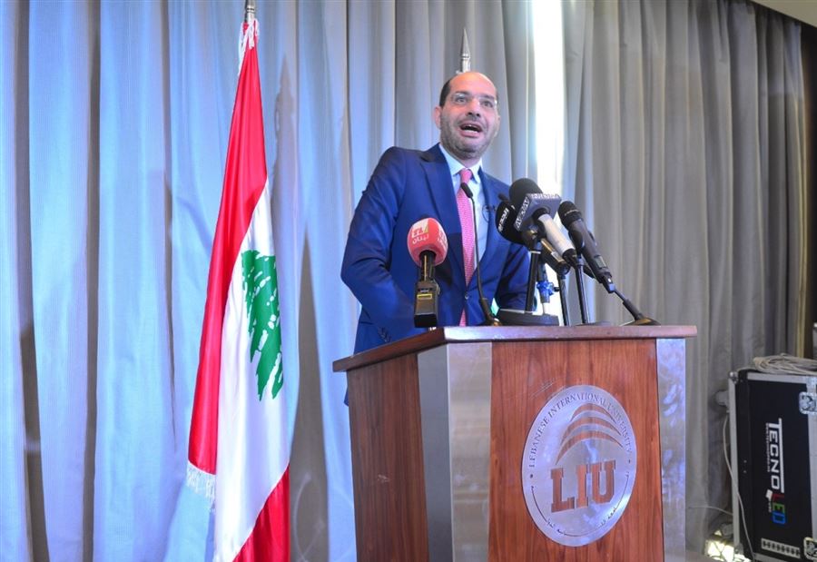 حسن مراد: مشكلة لبنان بسياسييه