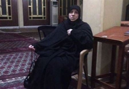 عقيلة الشيخ يعقوب: أعتقال ابني يسقط الأمل بالمستقبل