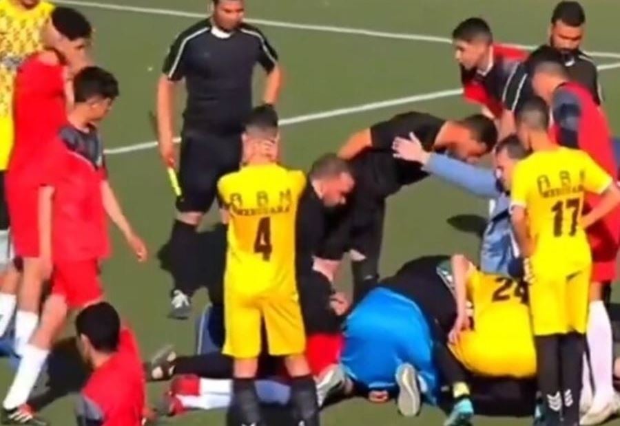 مشهد لا يصدّق... لاعب جزائري ضرب الكرة برأسه ومات! (فيديو)