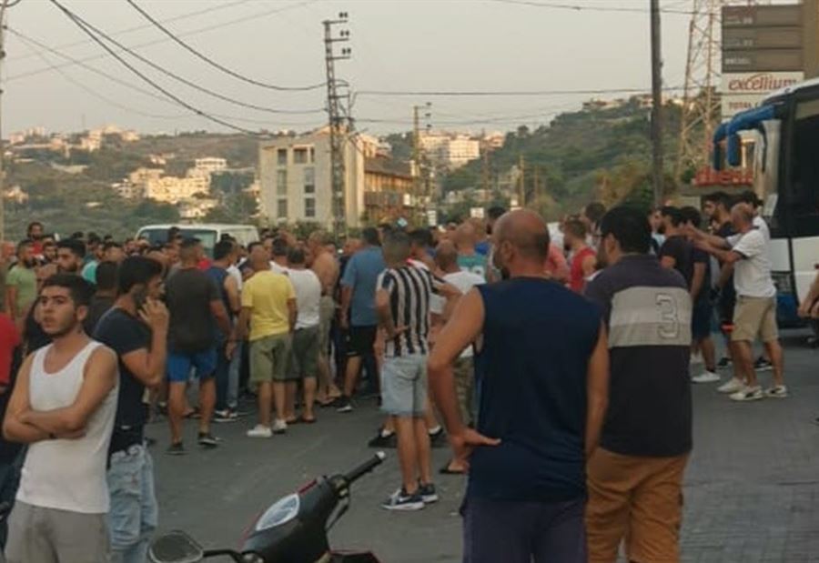 "شجارات البنزين"... اشكالٌ في مغدوشة وسقوط جرحى!