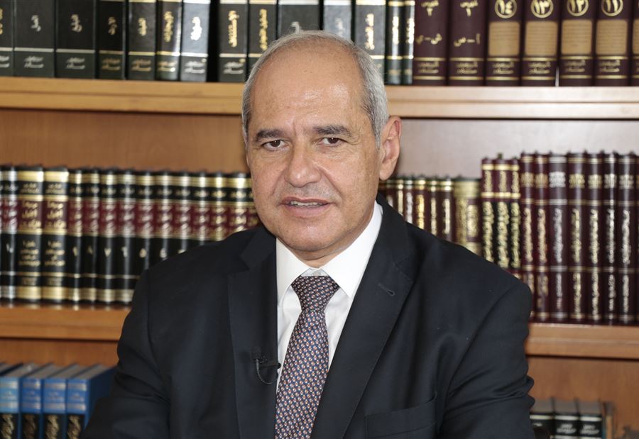 "لن أخرج من القاعة حتى تحقيق الغاية"... رسالة من خلف إلى اللبنانيين!