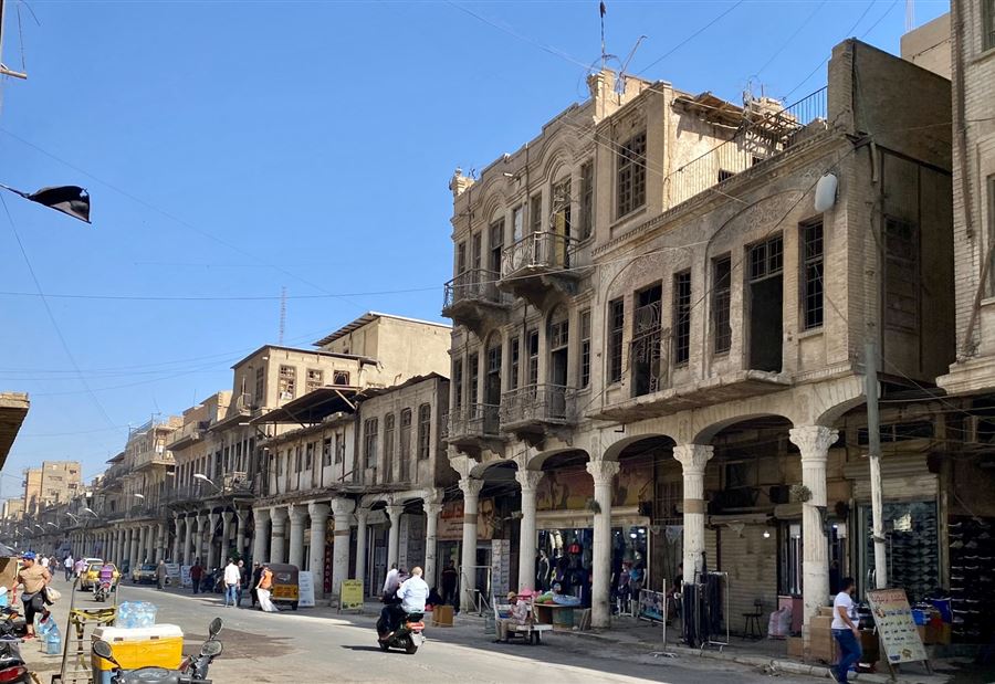 "رأيت أشياء لم أكن أعتقد أنني سأراها أبداً"... شهود عيّان يروون "مأساة" شارع الرشيد!