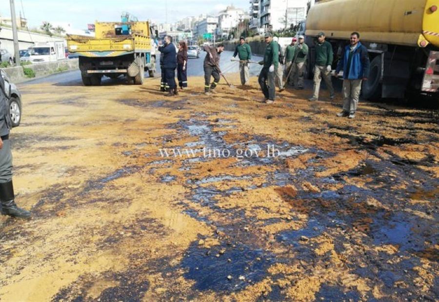 قطع السير على اوتوستراد الضبيه 