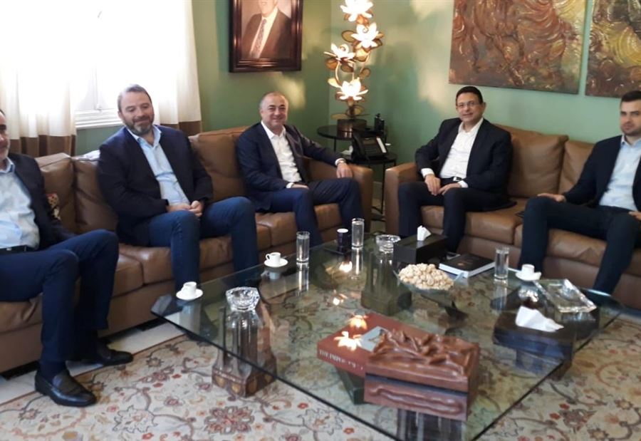 إجتماع في دارة الخازن حول المستجدات السياسية