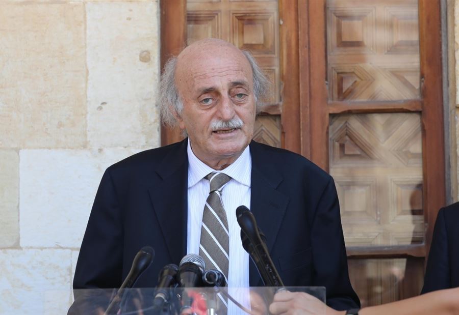 جنبلاط يطالب بوقف الاعمال في سد سري