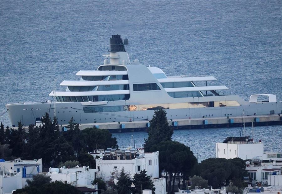 بالصور: حفلة سريّة للاعبي ريال مدريد في فرنسا!