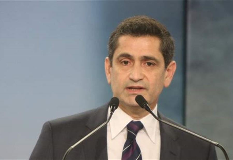 بالصورة: هدية من "ريم" لوزير الشؤون الاجتماعية