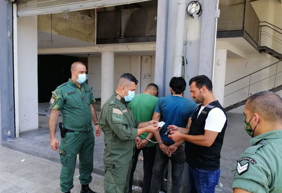 بالصور: حرس بيروت يوقف سارقين في الجميزة ومار مخايل 