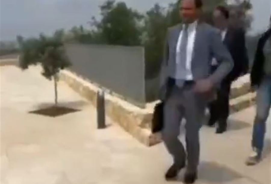 بالفيديو: طرد السفير الألماني من جامعة في رام الله