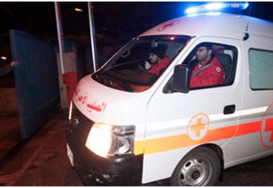 احترقت سيارته بعد انقلابها بجانب الطريق في بعلبك احترقت سيارته بعد انقلابها بجانب الطريق في بعلبك