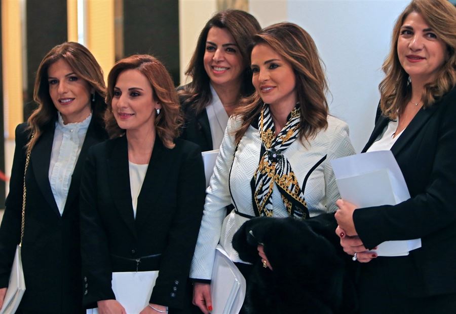 الوزيرة تسأل: أين أموال المودعين؟