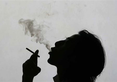 دراسة تكشف عن العلاقة القاتلة بين السكر والسجائر دراسة تكشف عن العلاقة القاتلة بين السكر والسجائر