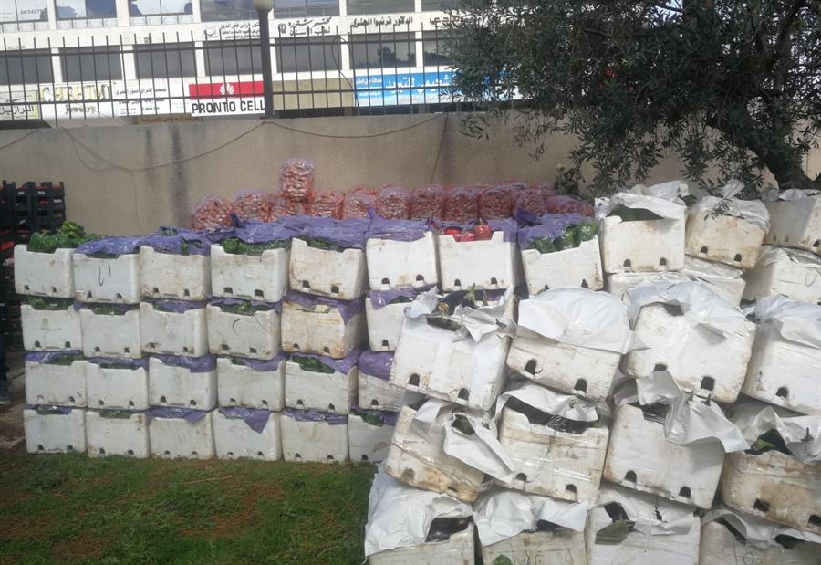 بالصور: ضبط 4 شاحنات تحمل خضارًا مهربة في شتورا