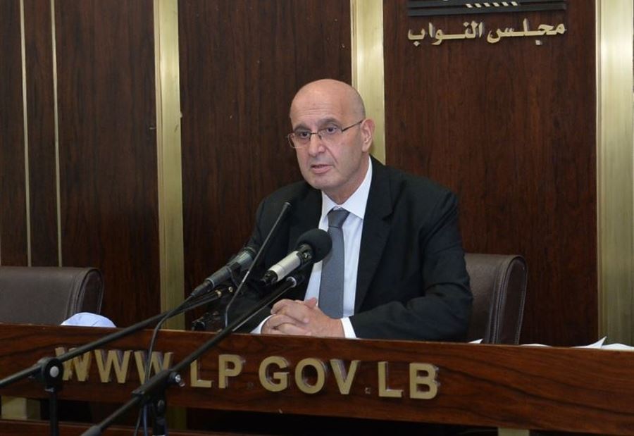دعوةٌ من عراجي إلى وزير الصحة بشأن "المستلزمات الطبية" 