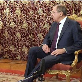 لافروف للحريري: حلّوا مشاكلكم..