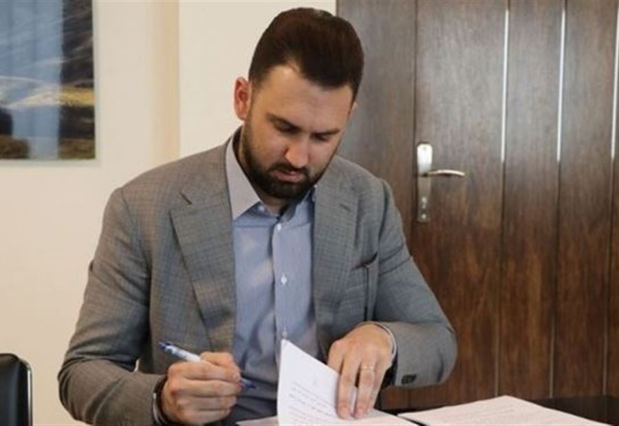 "التعطيل الحكومي".. دعوةٌ من النائب جنبلاط