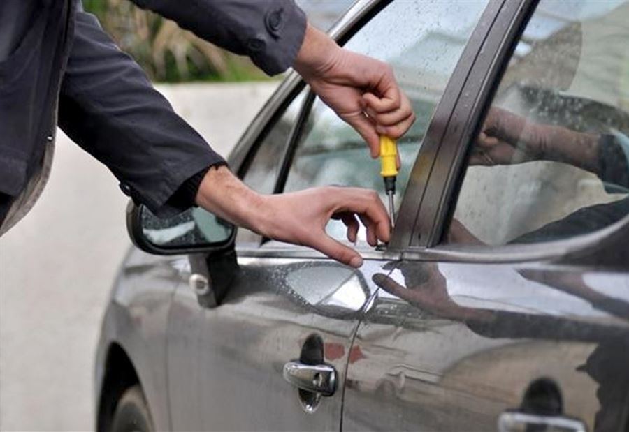 سرقة "3 سيارات" في زحلة...  سرقة "3 سيارات" في زحلة...