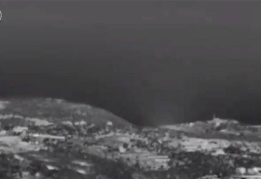 الجيش الإسرائيلي يقصف مستودع أسلحة ومباني عسكرية لِـ"حزب الله" (فيديو) الجيش الإسرائيلي يقصف مستودع أسلحة ومباني عسكرية لِـ"حزب الله" (فيديو)