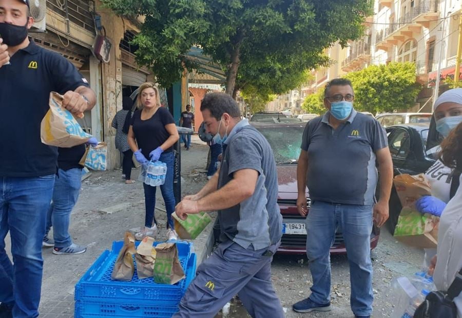 "كاريتاس" و"ماكدونالدز" يوزعان المساعدات على المتضررين