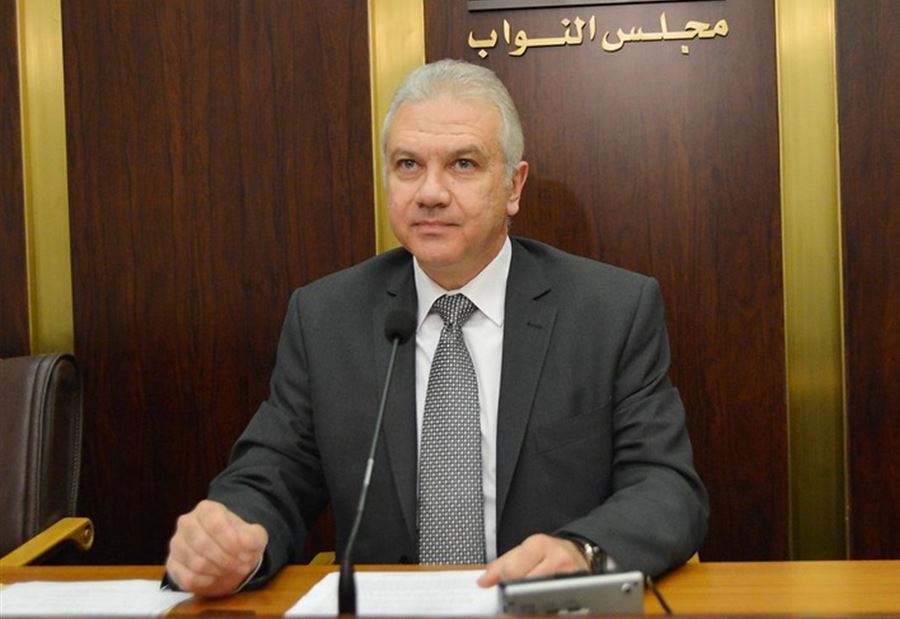"فشر عرقبتكن"... كرم: هؤلاء هم المتعاملون!